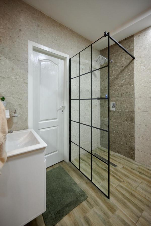 Vanimi Lux Apartmani Kikinda المظهر الخارجي الصورة